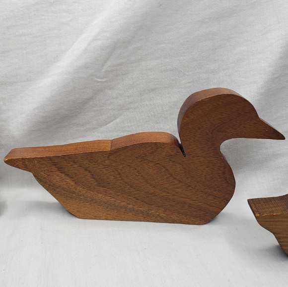 Vintage Pine Handcrafted Ducks Momma and Baby - Picture 8 of 8